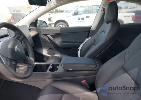 2022 Tesla Model Y Long Range Dual Motor All-Wheel Drive z USA, uszkodzony, nr VIN 7SAYGDEE5NF375324